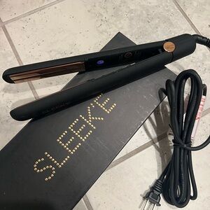 Sleek’e Professional Black and Rose Gold Hair Straightener